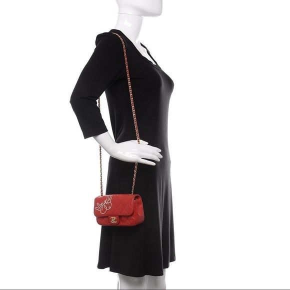 CHANEL CC Red Lambskin Quilted Extra Mini V For Victory Peace crossbody flap bag - Picture 4 of 11